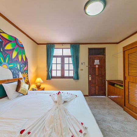Panda Hotel Patong Екстер'єр фото