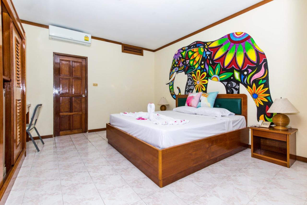 Panda Hotel Patong Екстер'єр фото