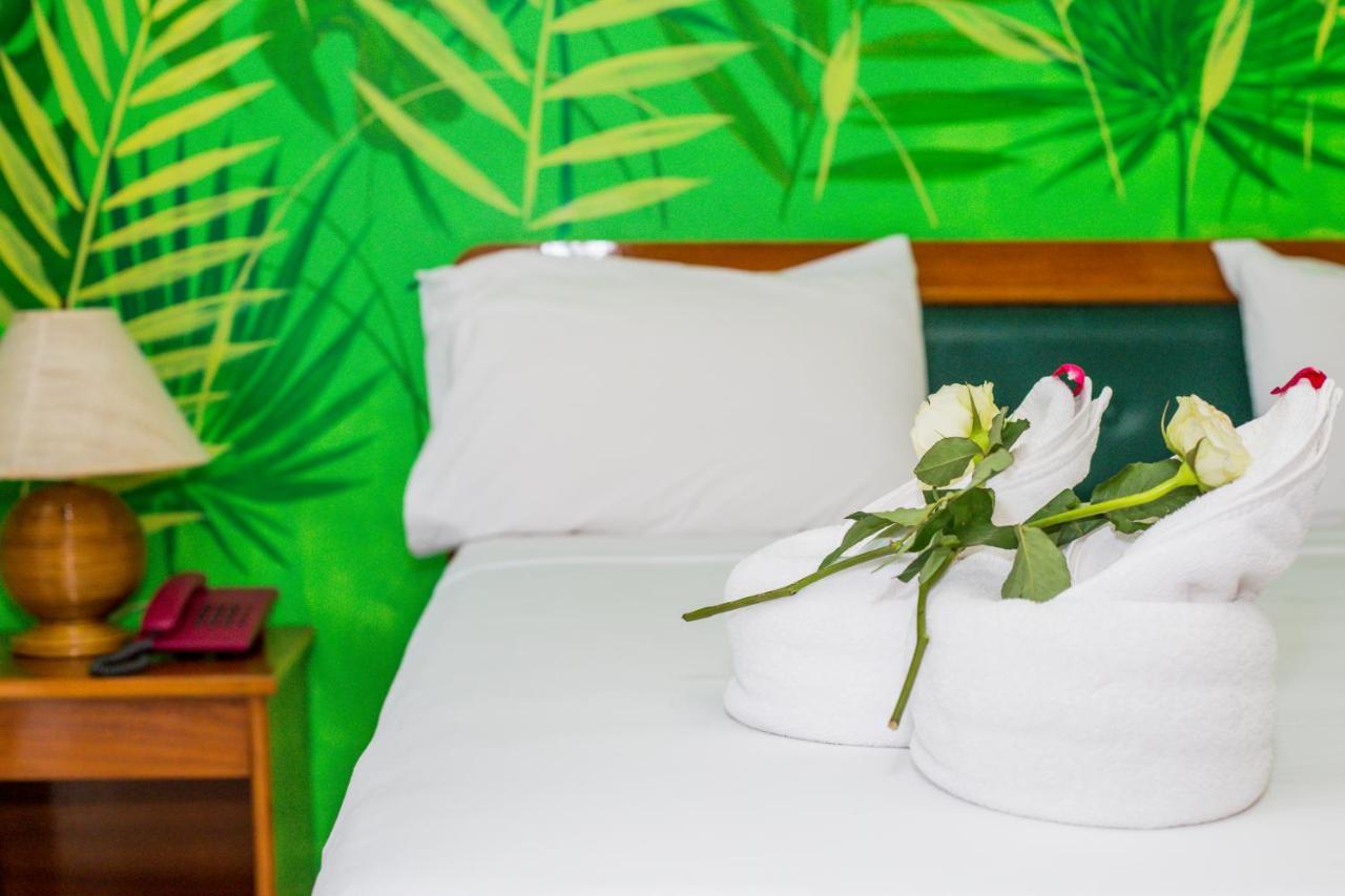 Panda Hotel Patong Екстер'єр фото