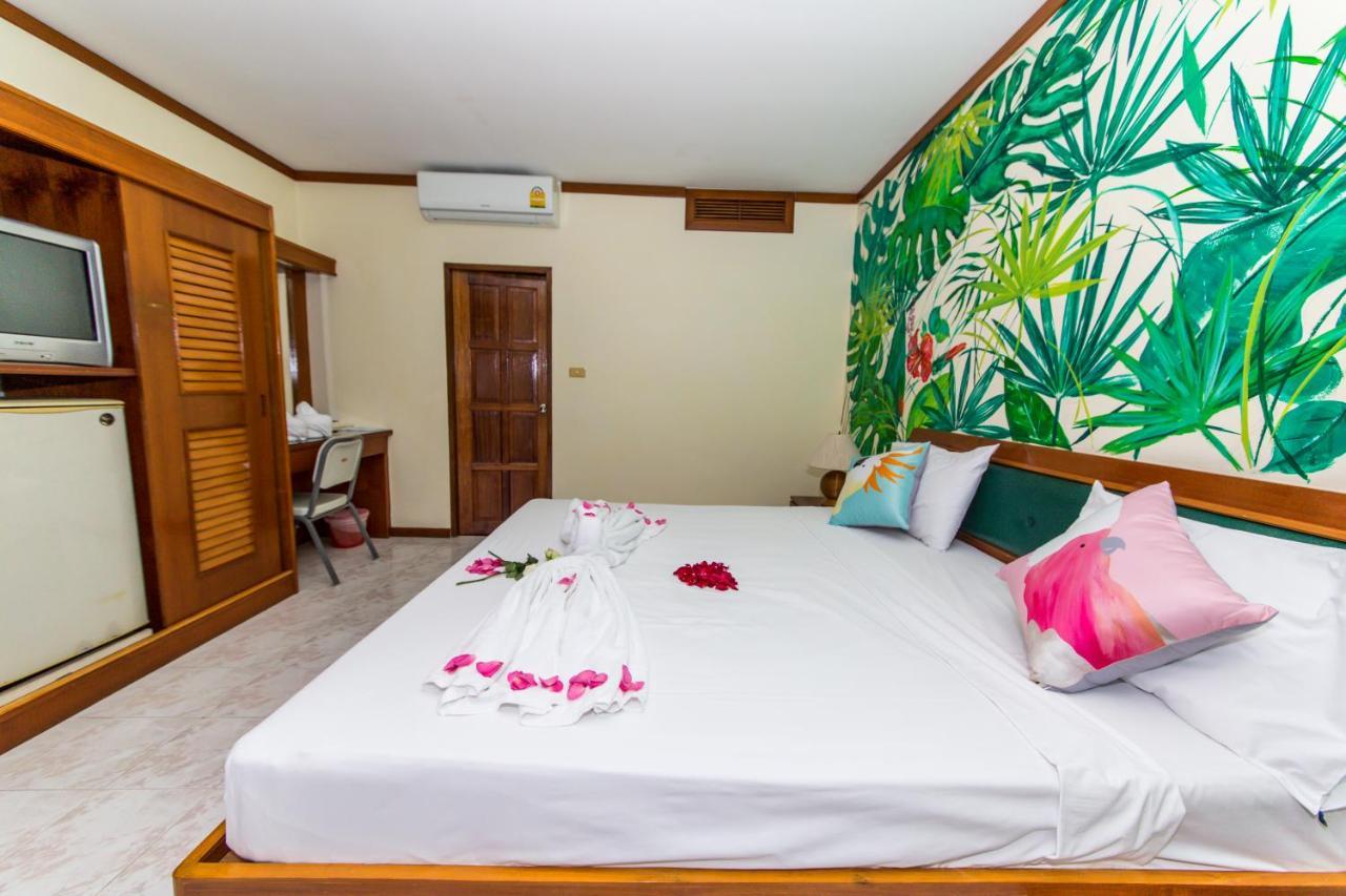 Panda Hotel Patong Екстер'єр фото
