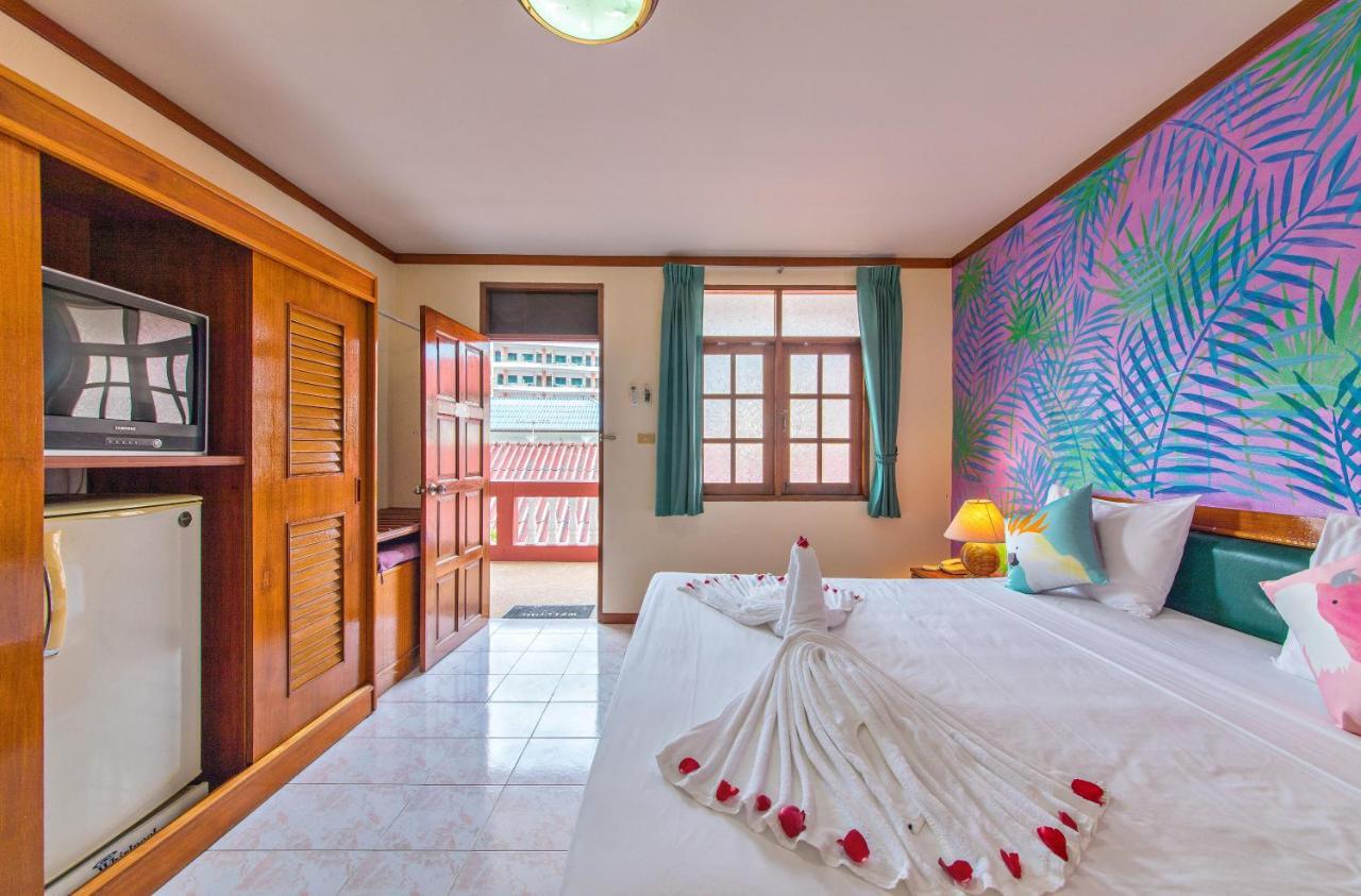 Panda Hotel Patong Екстер'єр фото