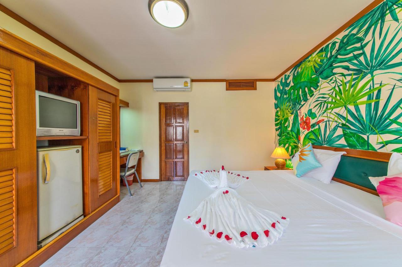 Panda Hotel Patong Екстер'єр фото