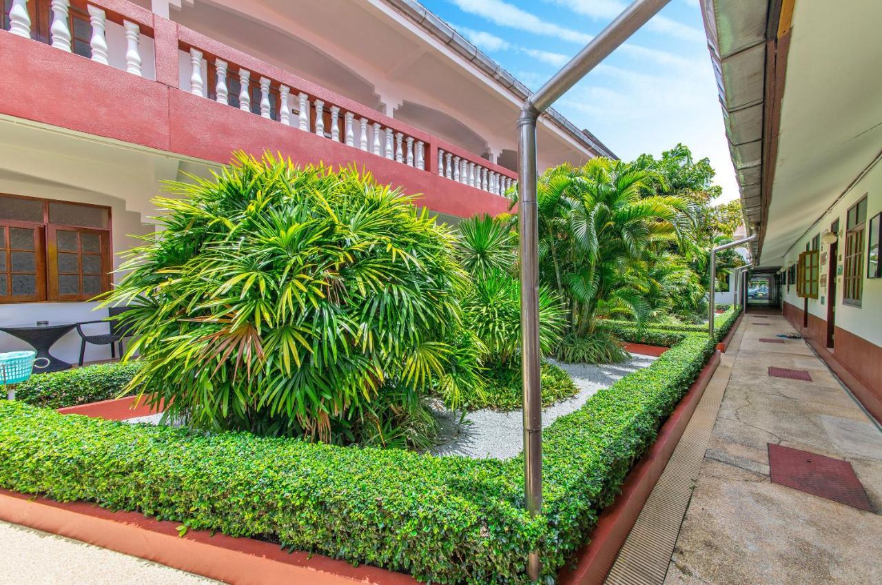 Panda Hotel Patong Екстер'єр фото