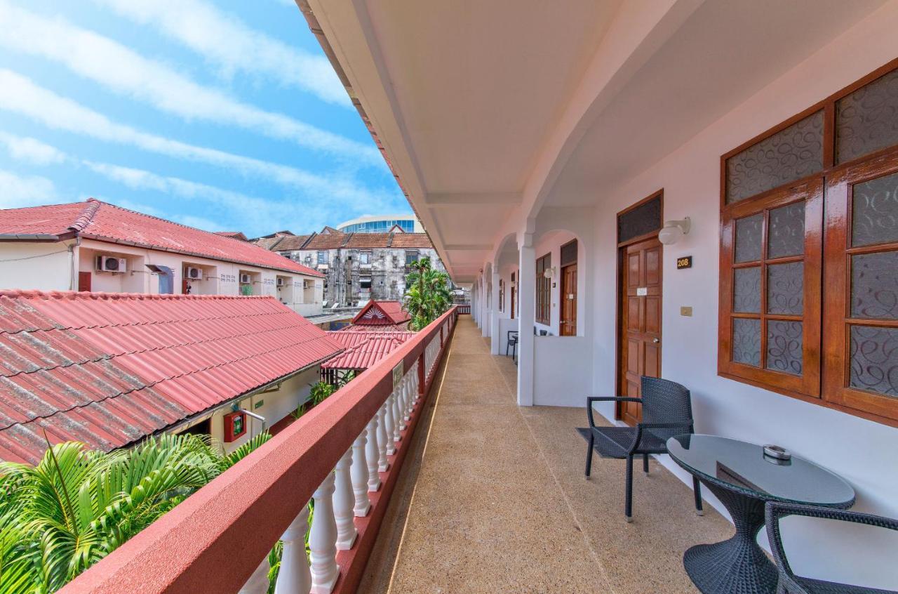 Panda Hotel Patong Екстер'єр фото